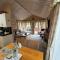 2br-Lodge-Sleeps4-ValleyView-PetFriendly - Windermere