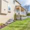 Mansion with impeccable views of sky divers! - Snohomish