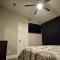 The Duke's Castle with Garage & Fast Internet - دالاس