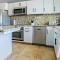 Condos with Spectacular Views & Pool Onsite - La Paz