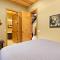The Nuthouse on Squirrel Creek Ski and Hike! - Newland
