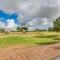 Pool and Golf Course Views Family Home in Gilbert - غلبرت