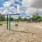 Pool and Golf Course Views Family Home in Gilbert - غلبرت