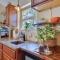 Woodland Park Apartment Forest Views and Deck! - Вудленд-Парк