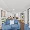 2BR Apt with Balcony & Parking in Prime Spot - Auckland