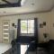 Kandi large 1BR with king bed Netflix and housekeeping - 安吉利斯
