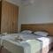 Piazza Napa Suites