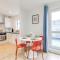 Prime location, Panoramic city views, Surround Balcony Near Train Stn - Central Luton