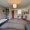 Lovely Kirkby Flat by City SuperHost - 柯比
