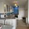 Lovely seafront 2 bedroom Apartment 4