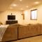 Your Cozy Retreat Awaits! Golf, Swim, Ping Pong! - أوماها