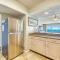 Beach House Condominiums B504 - Beachfront with Pool, WiFi, & Beach Service - Дестин