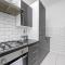 Cozy 2-Bed Group & Family Apartment Near Excel & 02 Arena with Parking & Balcony - 伦敦