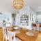 34 Compass Ct