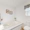 Salt Pond - 1 Heron Ct