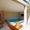 Manora Sucuraj Pool Gästehaus
