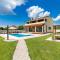 Beeindruckende Luxusvilla Mit Beheiztem Privatpool