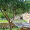 Holiday House In Kaštel Lukšić With Large Terrace And Mountain View - Kaštel Lukšić