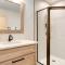 Outdoor Wet Bar Spacious Eagle River Retreat! - إيغل ريفير