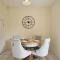 Chic-2 Bed-City Centre-Sleeps 4 - Free Parking - Hereford