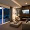 Villa Habeke- Lake Views- Gas Fire- AC- BBQ
