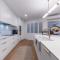 Whitsunday Waterfront Luxury at 19 The Cove