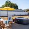 NEW Tranquil Escape Hot Tub BBQ Near LA Disney - Covina