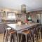 Nice Home In Sarrians With Wifi - 萨尔里昂