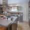 Nice Home In Sarrians With Wifi - 萨尔里昂