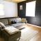 Stunning 4BR Cabin Retreat with Expansive Deck - 布卢明顿