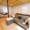 Stunning 4BR Cabin Retreat with Expansive Deck - 布卢明顿