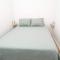 Stunning 4BR Cabin Retreat with Expansive Deck - 布卢明顿