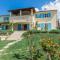 Villa Mit Pool, Garten Und Sommerküche