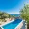 Wohnung Mit Großem Pool Und Meerblick
