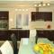 Ferienhaus Mit Pool, Terrasse Und Parkplatz