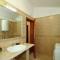 Ferienhaus Mit Pool, Terrasse Und Parkplatz