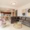 Luxuriöse Villa Mit 4 Schlafzimmern, Pool Und Whirlpool
