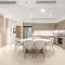 SML Vacation Homes - Sky High Apartments with Burj Khalifa and Dubai Fountain Views at Grande Signature, Downtown Dubai