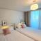 Hongdae 5 minutes, Sangsu Station 2 minutes, Maximum 6 people, 3 queen beds, Free luggage storage - Seul