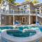 Family Home on Golf Course , Private Pool and Spa, Putting Green, Large Patio - Гілтон-Гед-Айленд
