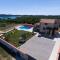 Nettes Ferienhaus In Pomer Mit Privatem Pool