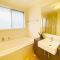 Kellyville 5Br Near park and shopping mall