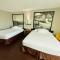 Super 8 by Wyndham Baker City
