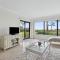 Beachfront Condo 2 pools beach access Private Patio Short walk to The Ritz Carlton 5002 - فرناندينا بيتش