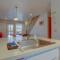 Beautiful Condo River Views Steps to Downtown Heart of Hood River 4263 - Худ-Ривер