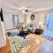 Comfy 2nd Floor Apartment in Quiet Neighborhood 13 Min to Dwntwn - Cincinnati