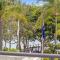 Hervey Bay 2BR 2BA Apartment in Resort on the Esplanade with 2 Pools, Spa, Gym, and Parking