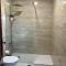 Lovely 2 bedroom apartment 100m from the beach