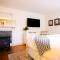 Sand Bar Cottage Inn