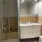Bel appartement lumineux de 100m2 6 places 3 chambres au 3e étage avec ascenseur -A 5mn à pied du parc des expositions congrès de Dijon et ENG et 10mn du centre ville place Parking devant l'immeuble - Dijon